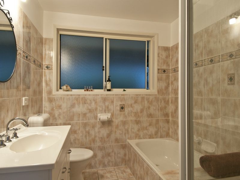 2/12 Jay court, Mount Warren Park QLD 4207