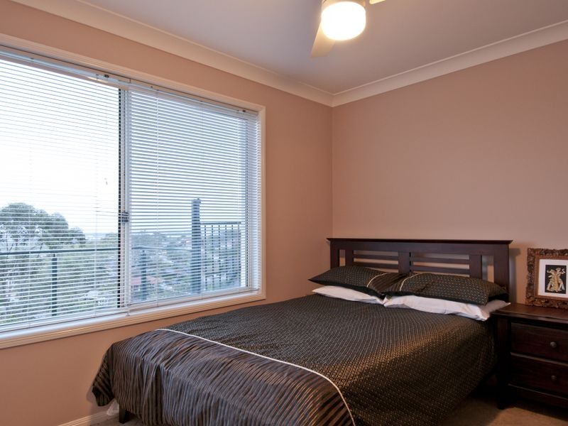 2/12 Jay court, Mount Warren Park QLD 4207