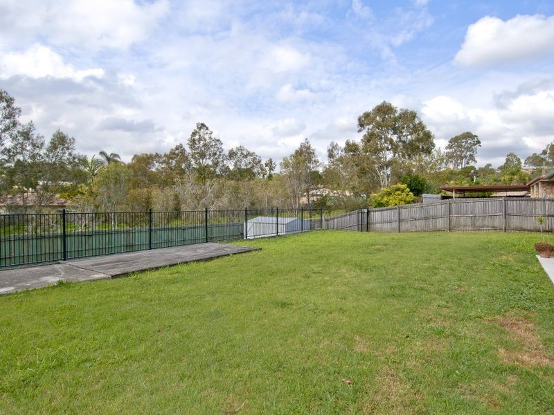 12 Duesbury Crescent, Edens Landing QLD 4207