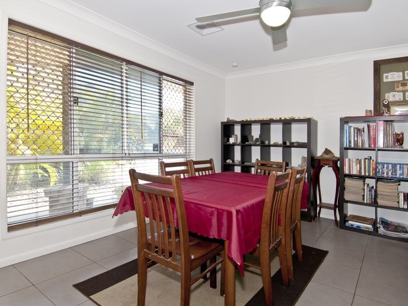 12 Duesbury Crescent, Edens Landing QLD 4207
