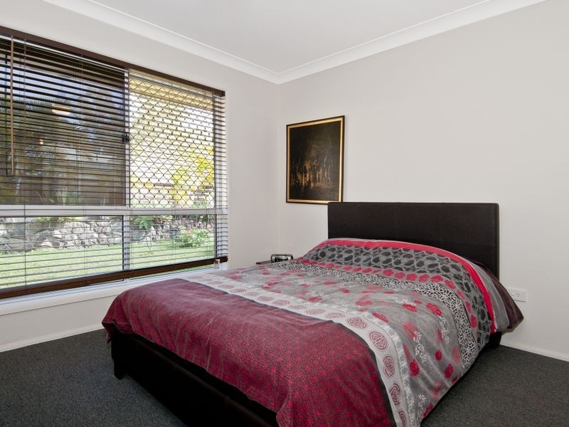 12 Duesbury Crescent, Edens Landing QLD 4207