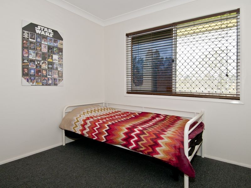 12 Duesbury Crescent, Edens Landing QLD 4207