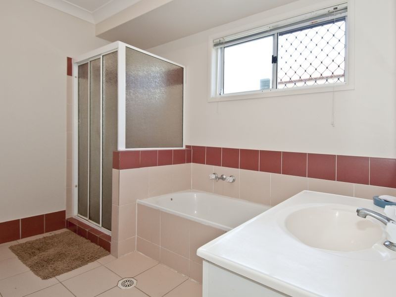 12 Duesbury Crescent, Edens Landing QLD 4207