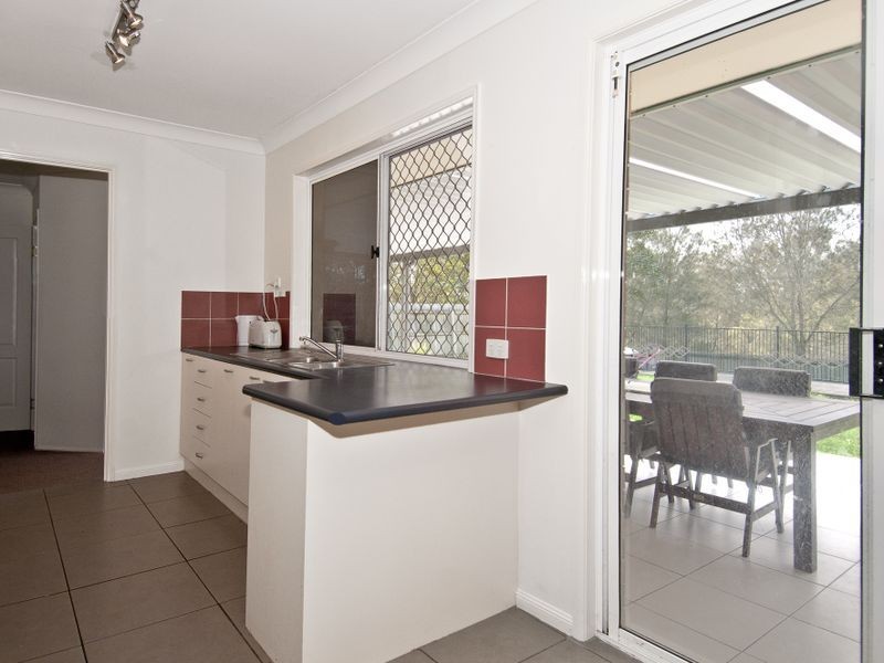 12 Duesbury Crescent, Edens Landing QLD 4207