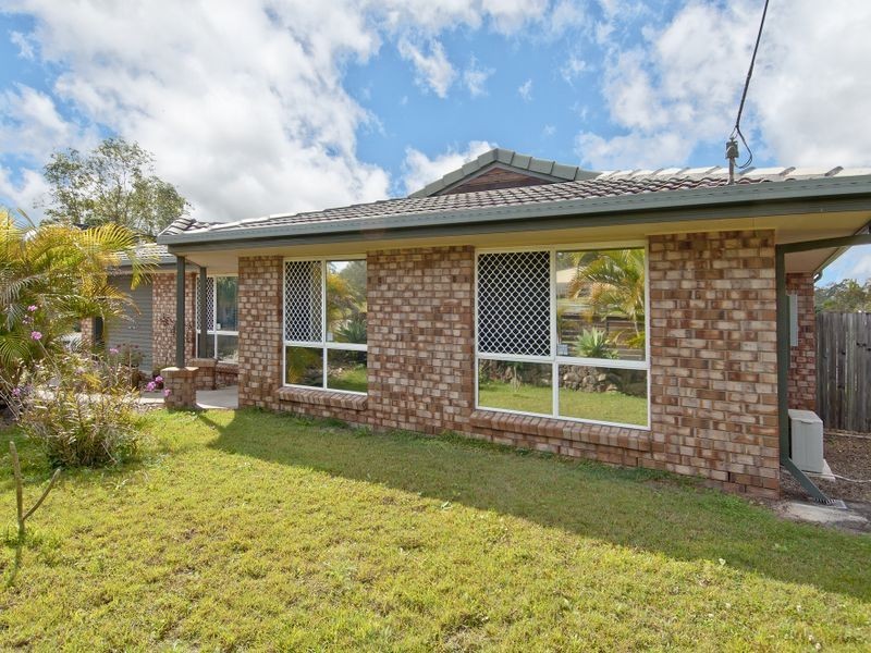 12 Duesbury Crescent, Edens Landing QLD 4207