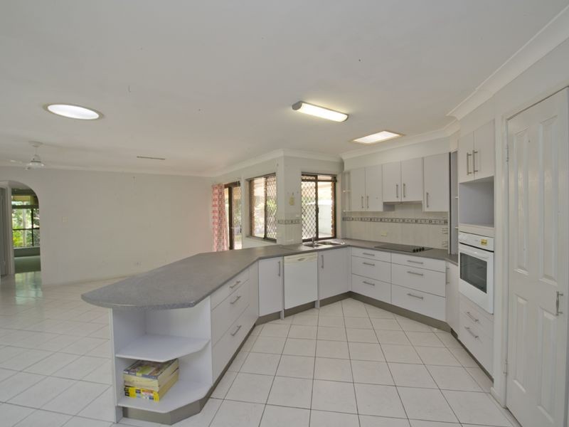 3 Duesbury Crescent, Edens Landing QLD 4207