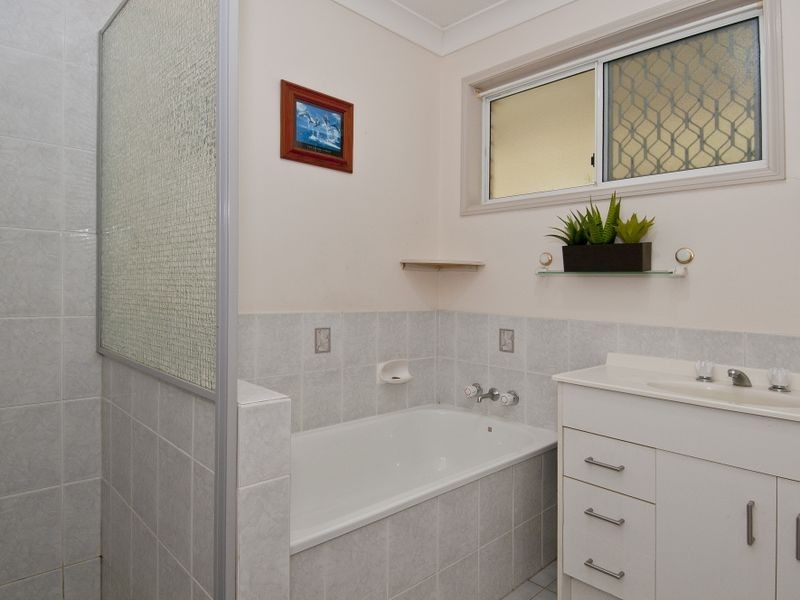 13 Sloane Court, Waterford West QLD 4133