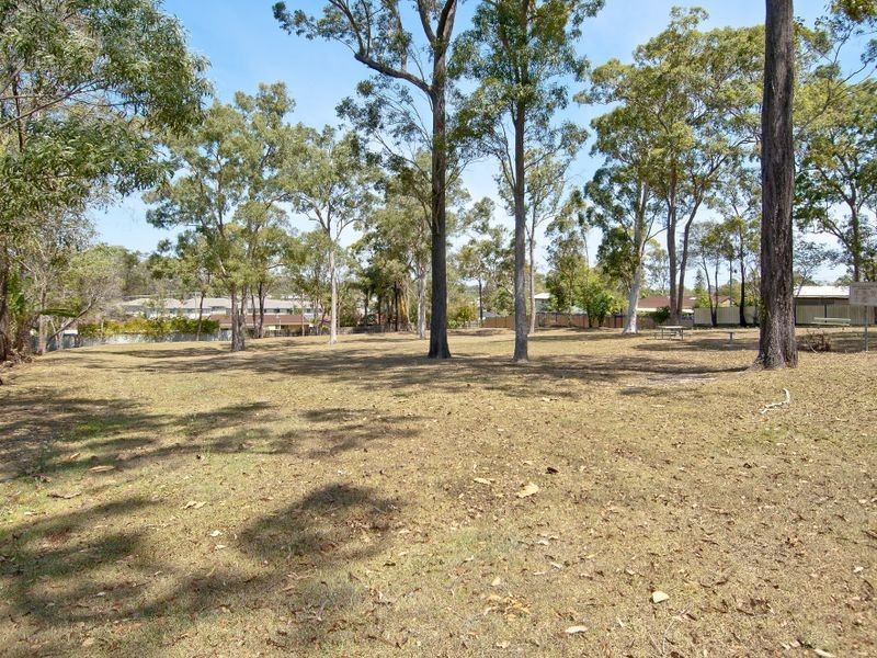 8 Sandstone Ct, Eagleby QLD 4207