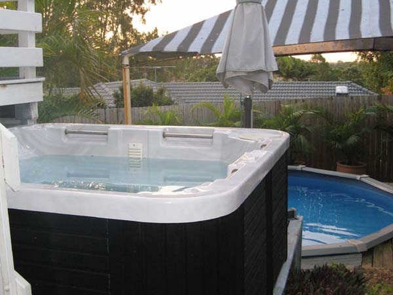 73 Loane Dr, Edens Landing QLD 4207