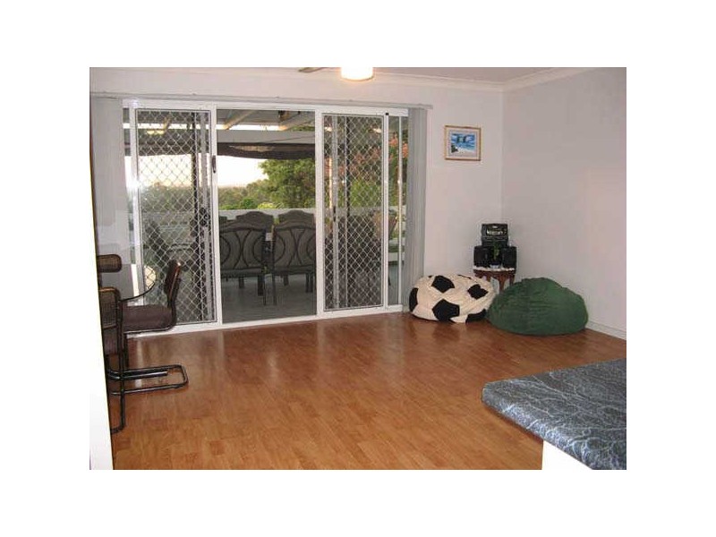 73 Loane Dr, Edens Landing QLD 4207