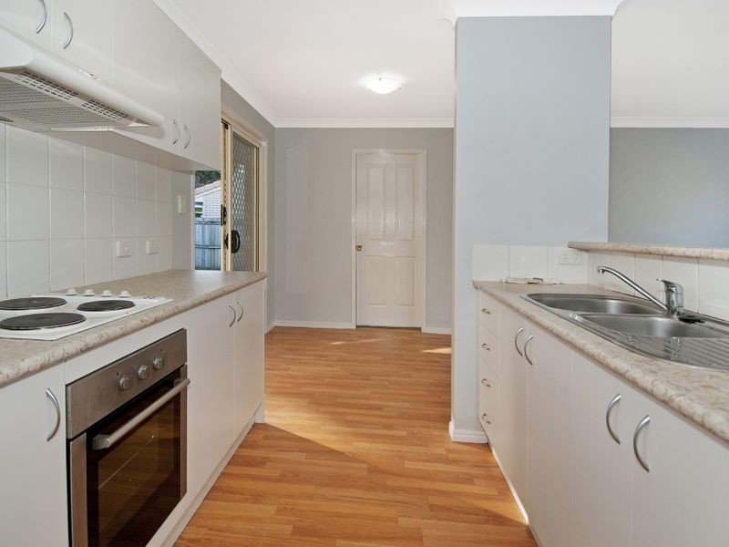 6 Richardson Court, Edens Landing QLD 4207