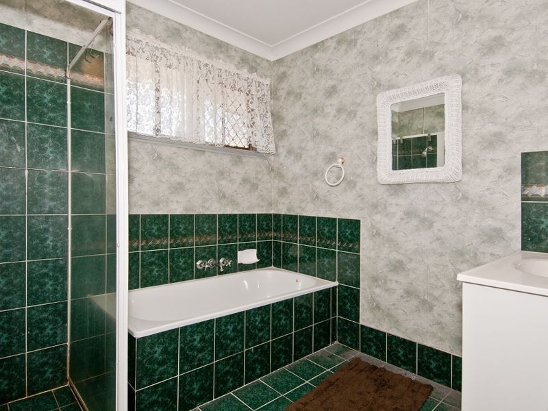 118 Castile Crescent, Edens Landing QLD 4207