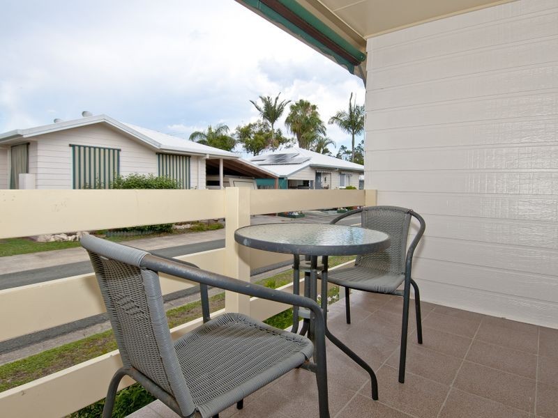 8 Cocas Court PALM LAKES RESORT, Bethania QLD 4205