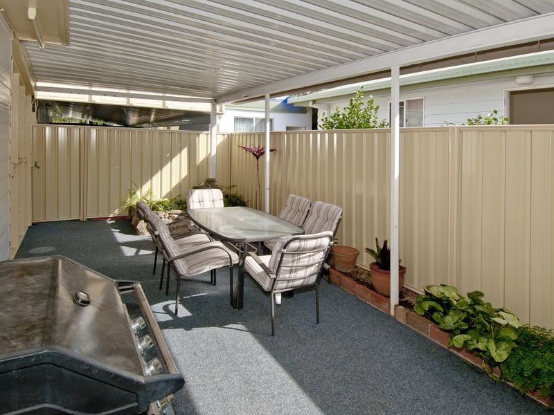 8 Cocas Court PALM LAKES RESORT, Bethania QLD 4205