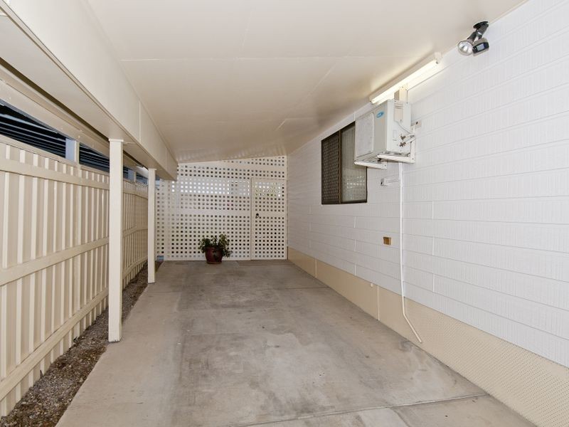 8 Cocas Court PALM LAKES RESORT, Bethania QLD 4205