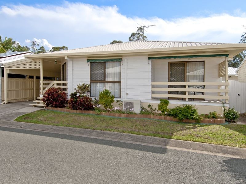 8 Cocas Court PALM LAKES RESORT, Bethania QLD 4205