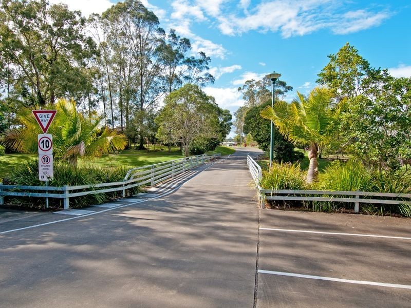 8 Cocas Court PALM LAKES RESORT, Bethania QLD 4205