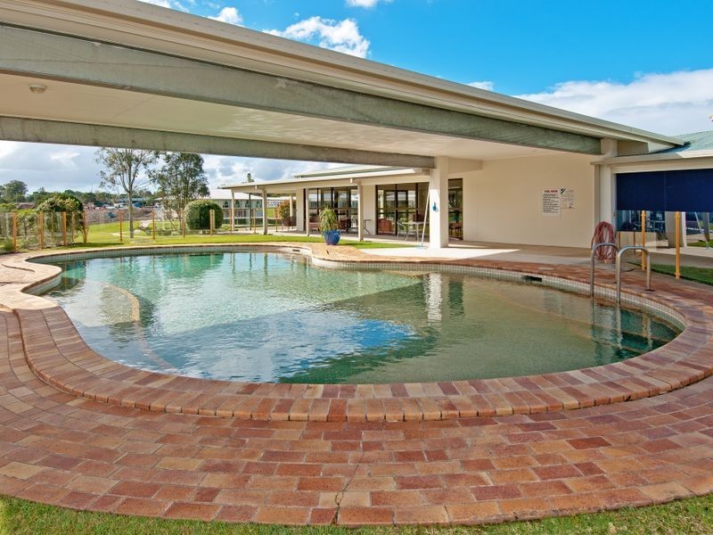 8 Cocas Court PALM LAKES RESORT, Bethania QLD 4205