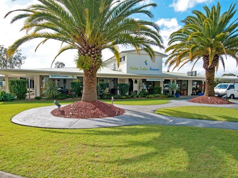 8 Cocas Court PALM LAKES RESORT, Bethania QLD 4205