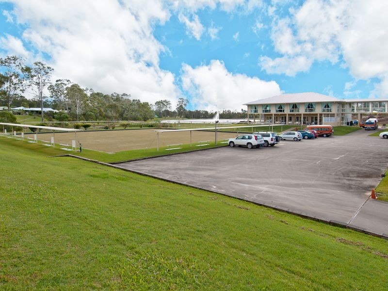 8 Cocas Court PALM LAKES RESORT, Bethania QLD 4205