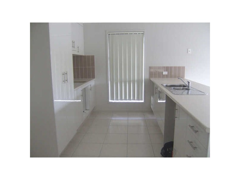 5 Wyndham Cct, Holmview QLD 4207