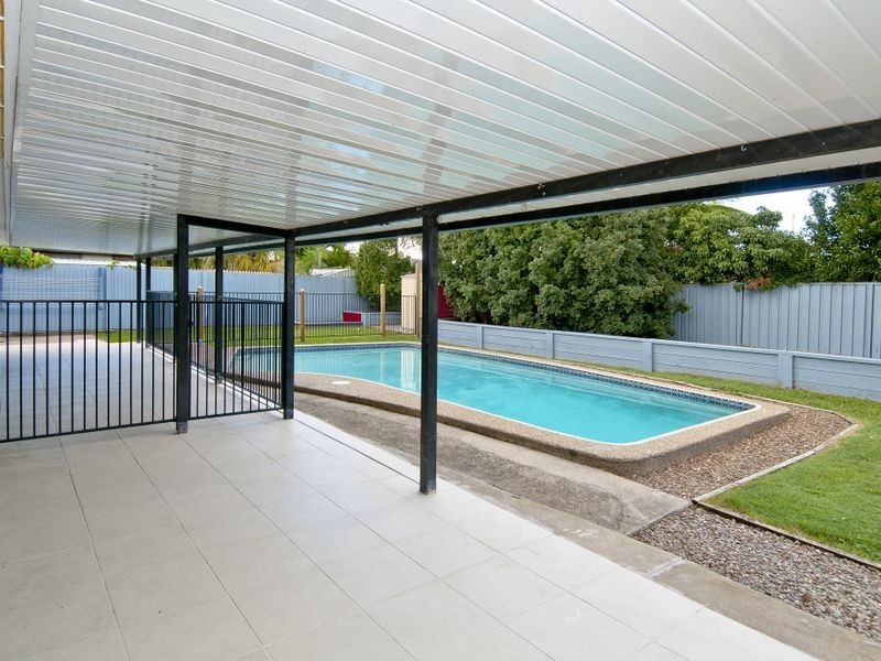 32 Glendevon Crescent, Mount Warren Park QLD 4207