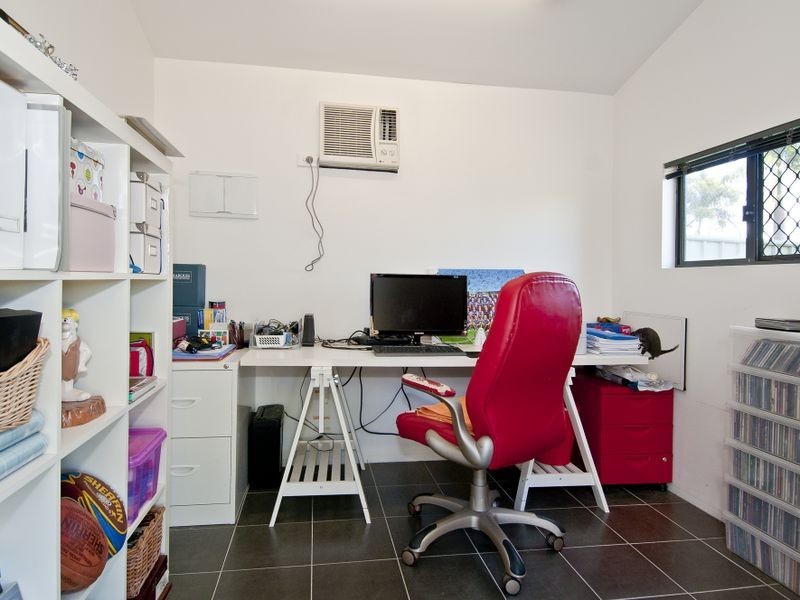 64 Harding Bvd, Mount Warren Park QLD 4207