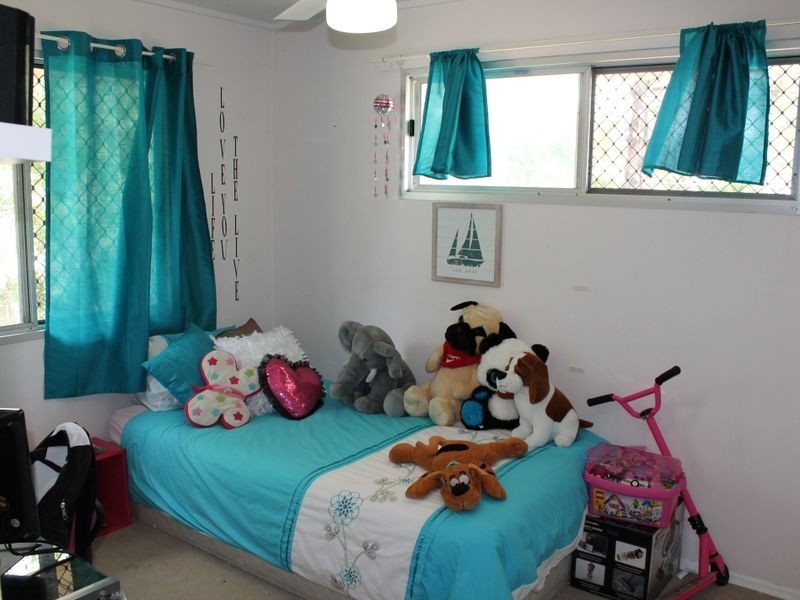 4 Tabari Place, Eagleby QLD 4207