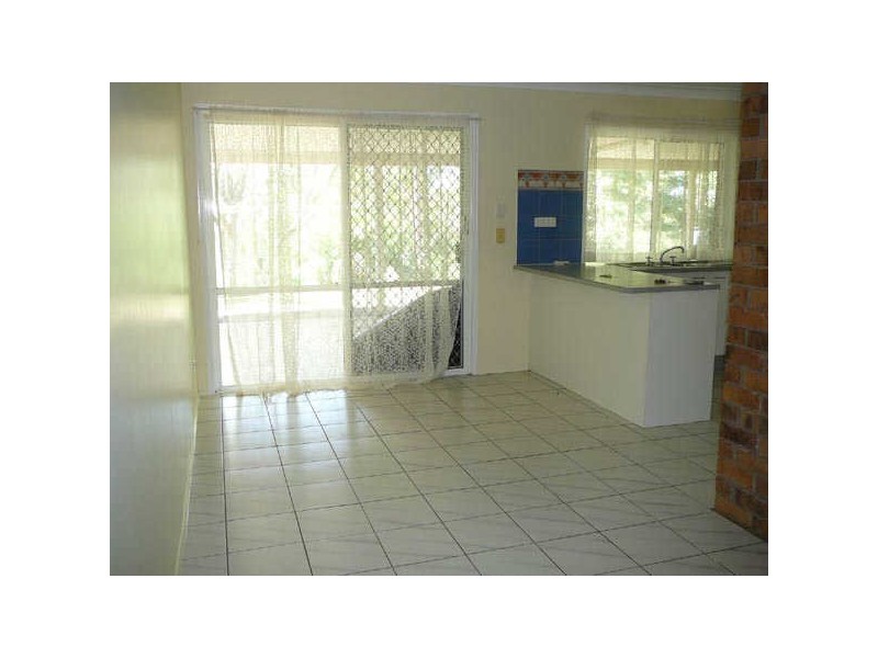 16 Kirkstall St, Holmview QLD 4207