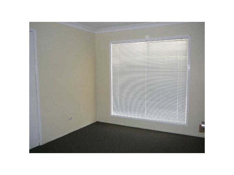 16 Kirkstall St, Holmview QLD 4207