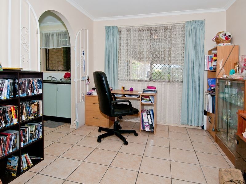 4 Meadow Crescent, Beenleigh QLD 4207