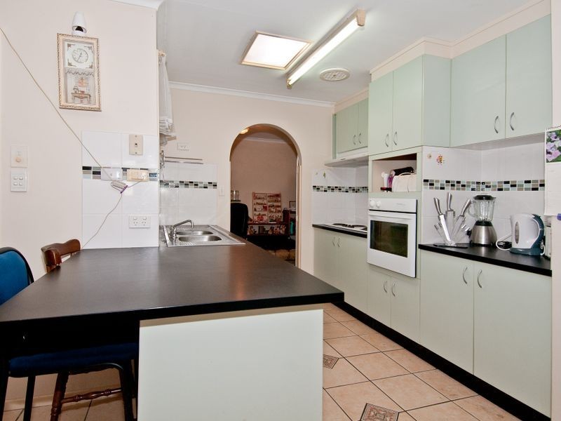 4 Meadow Crescent, Beenleigh QLD 4207