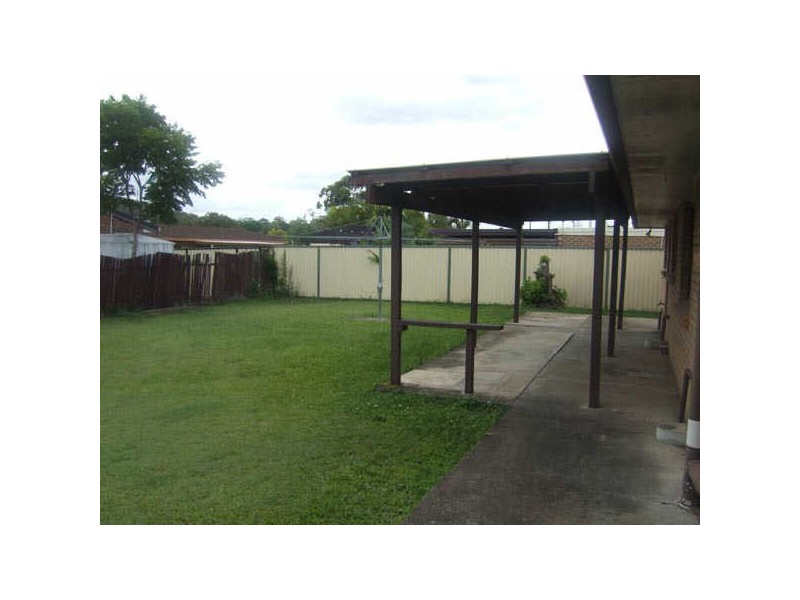 42 Glendevon Cr, Mount Warren Park QLD 4207
