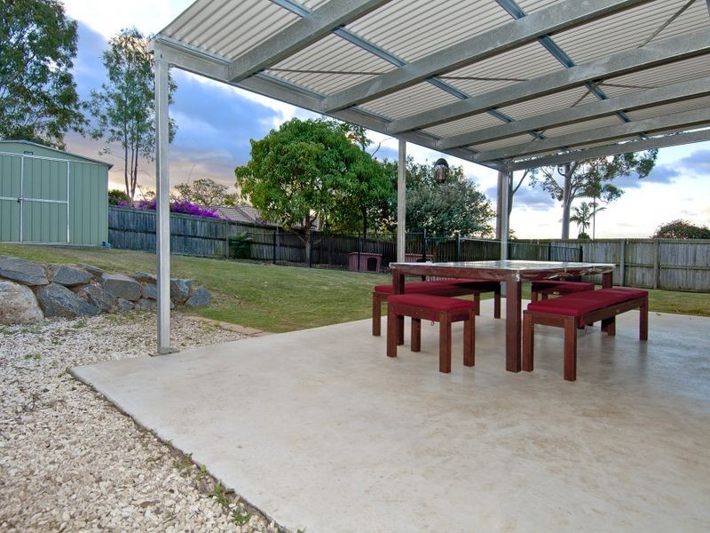 33 Lima Street, Edens Landing QLD 4207