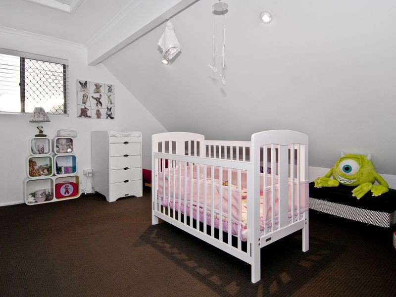 33 Lima Street, Edens Landing QLD 4207