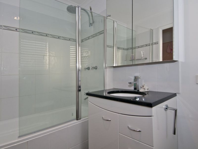 33 Lima Street, Edens Landing QLD 4207