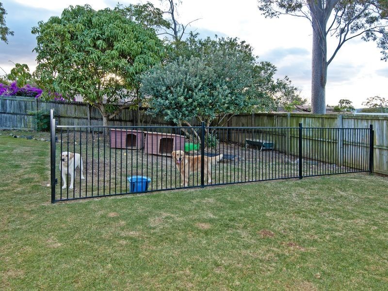 33 Lima Street, Edens Landing QLD 4207