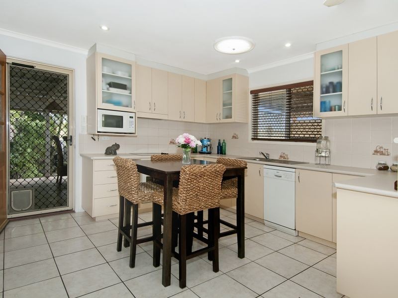 10 Meadow Crescent, Beenleigh QLD 4207