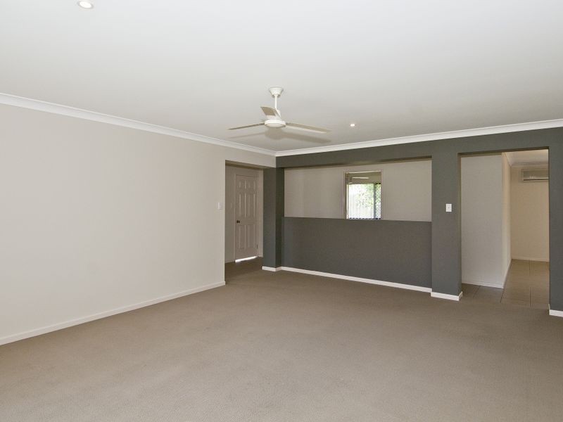 8 Schafer Ct, Edens Landing QLD 4207