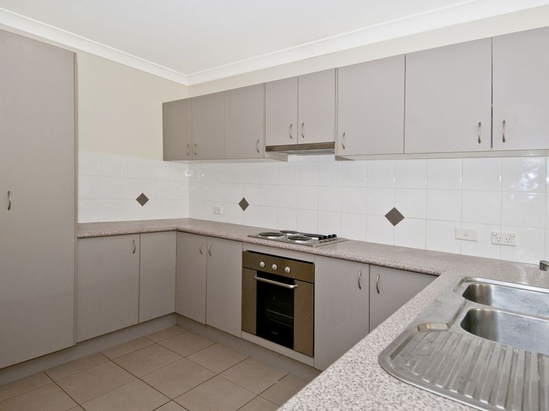 8 Schafer Ct, Edens Landing QLD 4207