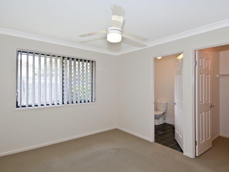 8 Schafer Ct, Edens Landing QLD 4207