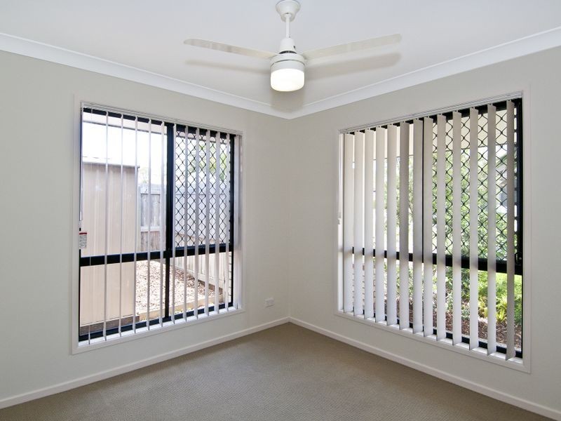 8 Schafer Ct, Edens Landing QLD 4207