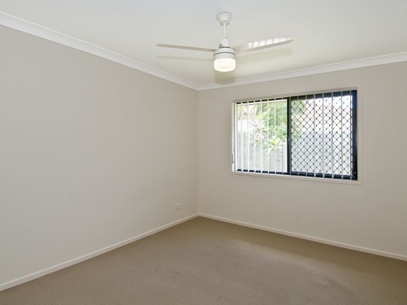 8 Schafer Ct, Edens Landing QLD 4207
