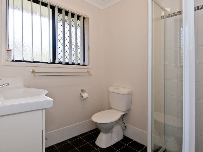8 Schafer Ct, Edens Landing QLD 4207