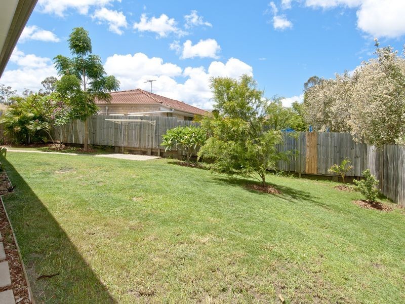 8 Schafer Ct, Edens Landing QLD 4207