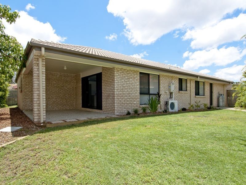 8 Schafer Ct, Edens Landing QLD 4207