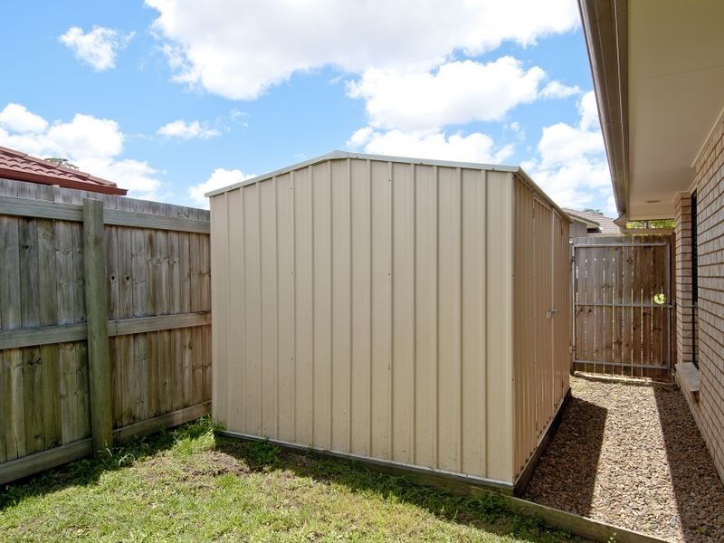 8 Schafer Ct, Edens Landing QLD 4207