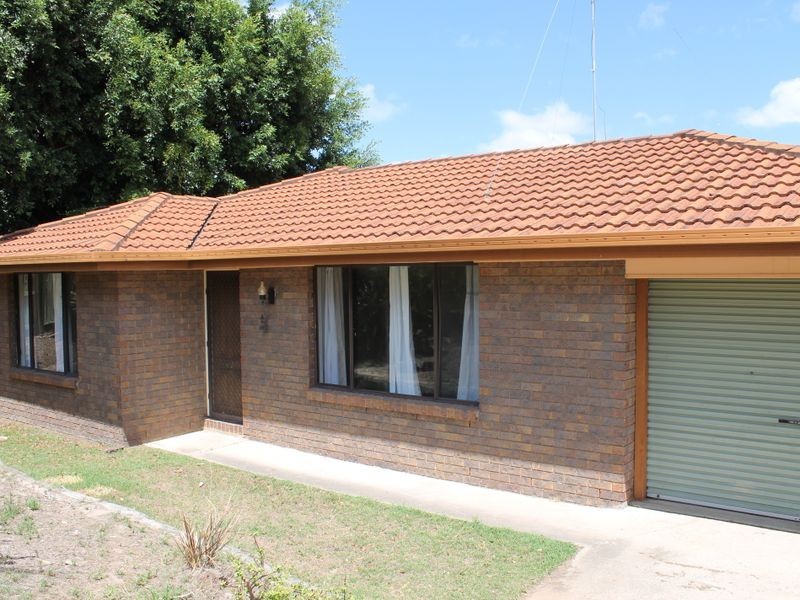 12 Clayton Dr, Edens Landing QLD 4207