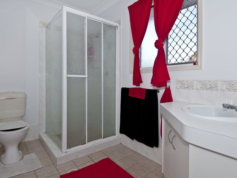 11 Kummara Road, Edens Landing QLD 4207