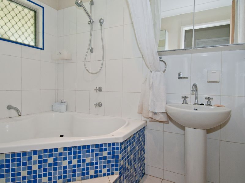 14 Veronica Ave, Daisy Hill QLD 4127